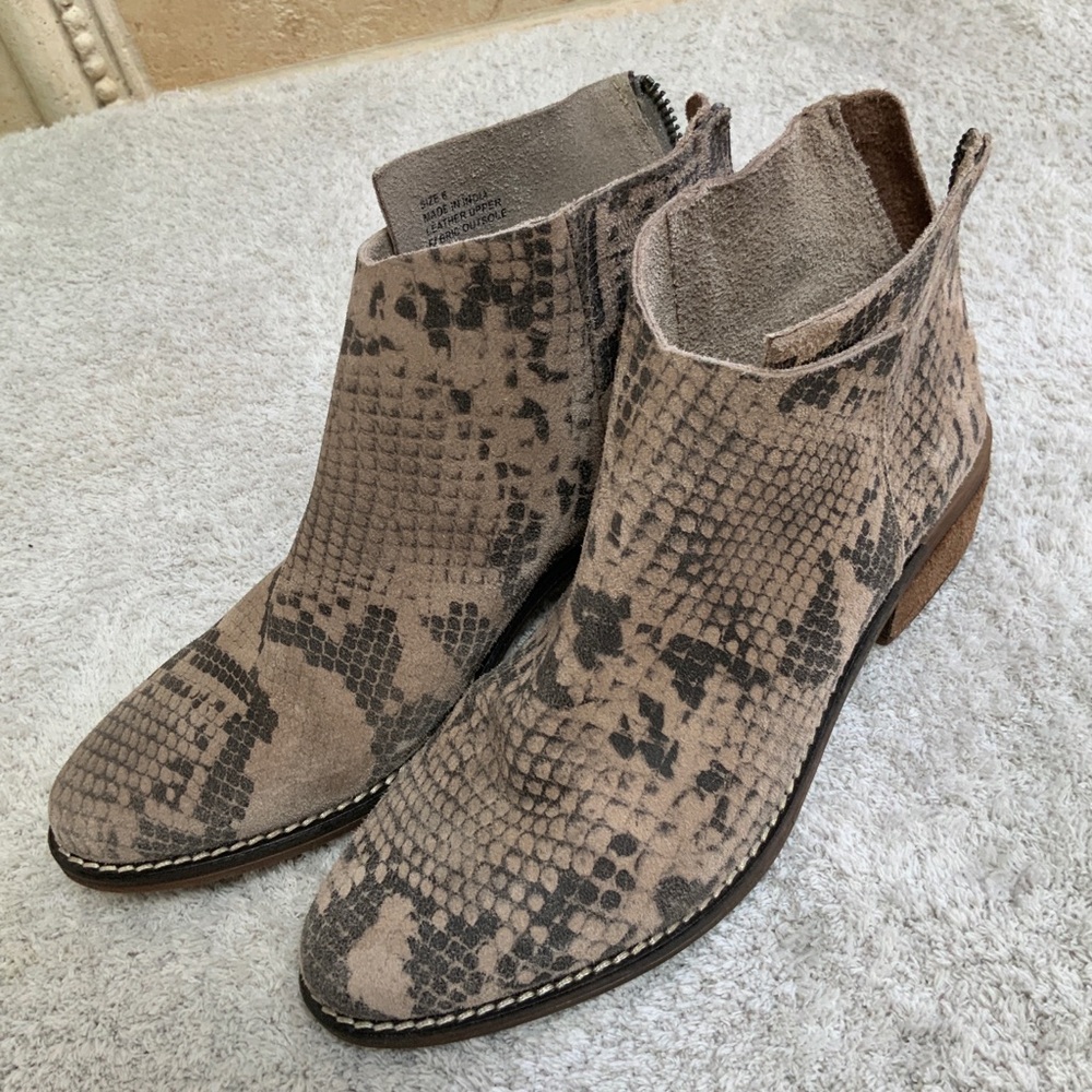 Very Volatile Tan and Gray Ankle Boots with Snakeskin Texture